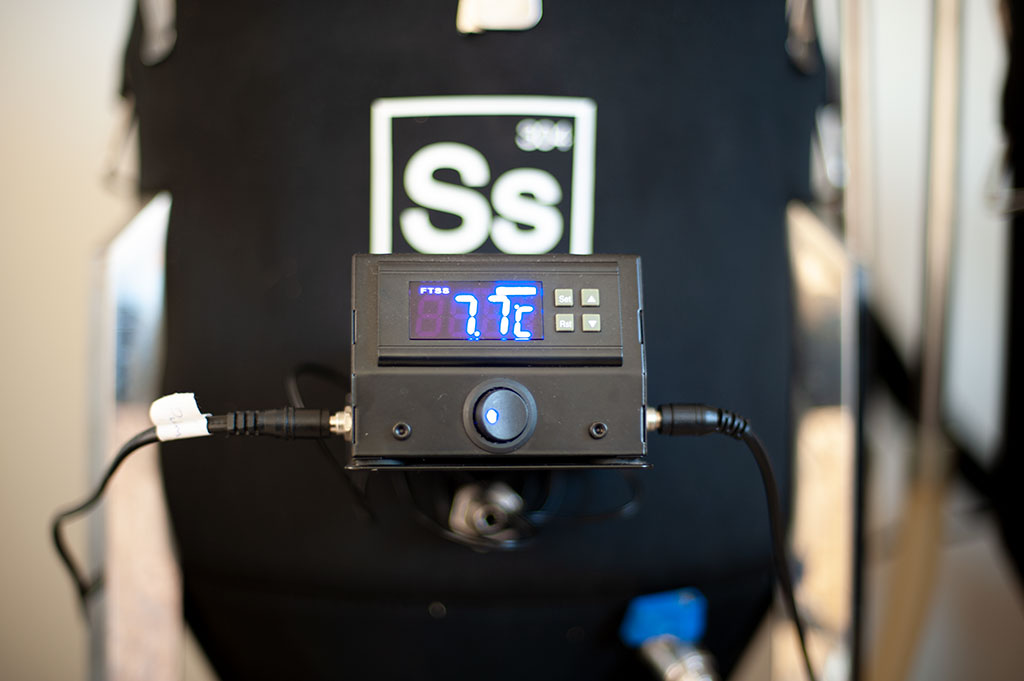 SS brewtech chronical fermenter temperature control, temperature reading right before pitching yeast